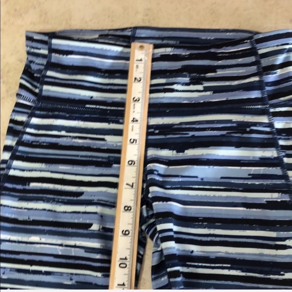 Gap Fit GFast Capris/Crop Strip Leggings Extra Small - Picture 4 of 9